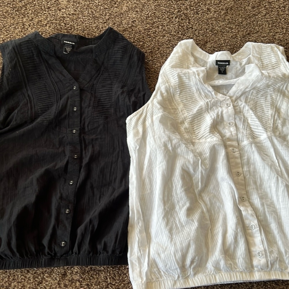 Torrid lightweight elastic waist sleeveless top. set of 2